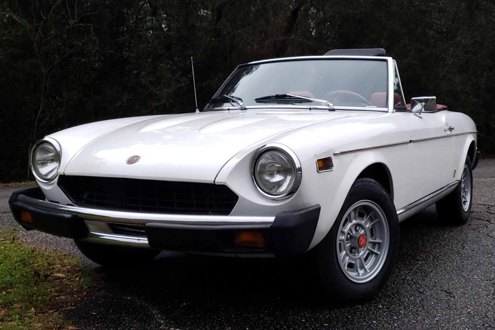 Foto van FIAT 124 SPIDER