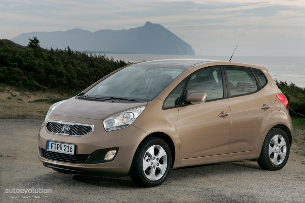 Kia Venga  2011 - voorkant