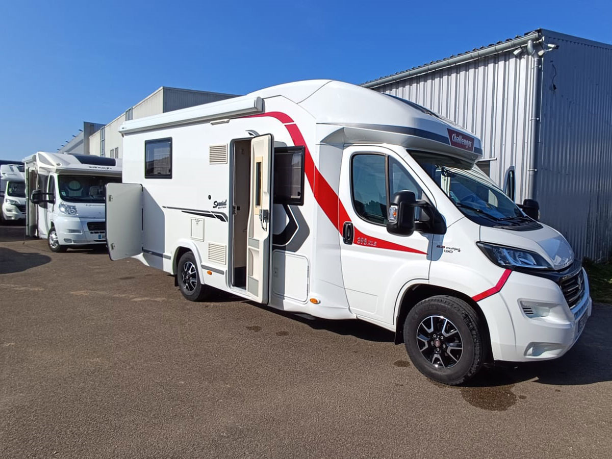 Foto van CHALLENGER 398 XLB SPECIAL EDITION