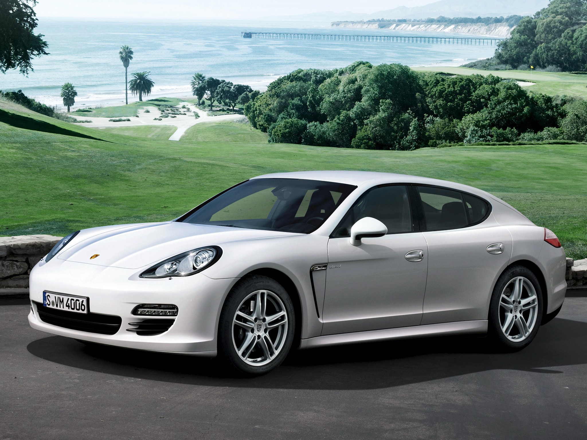 Foto van PORSCHE PANAMERA DIESEL