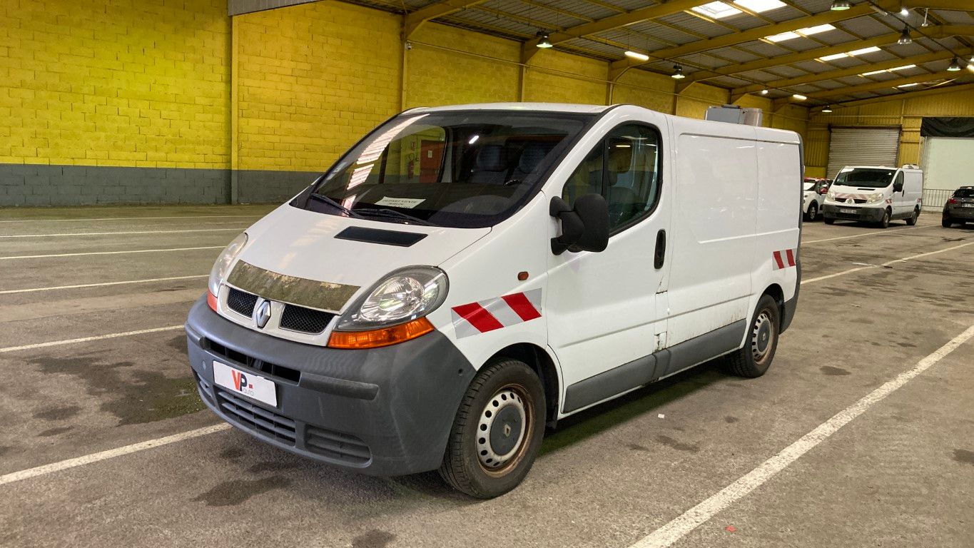 Renault Trafic 1000 L1 H1 1.9 Dci 100  2006 - voorkant