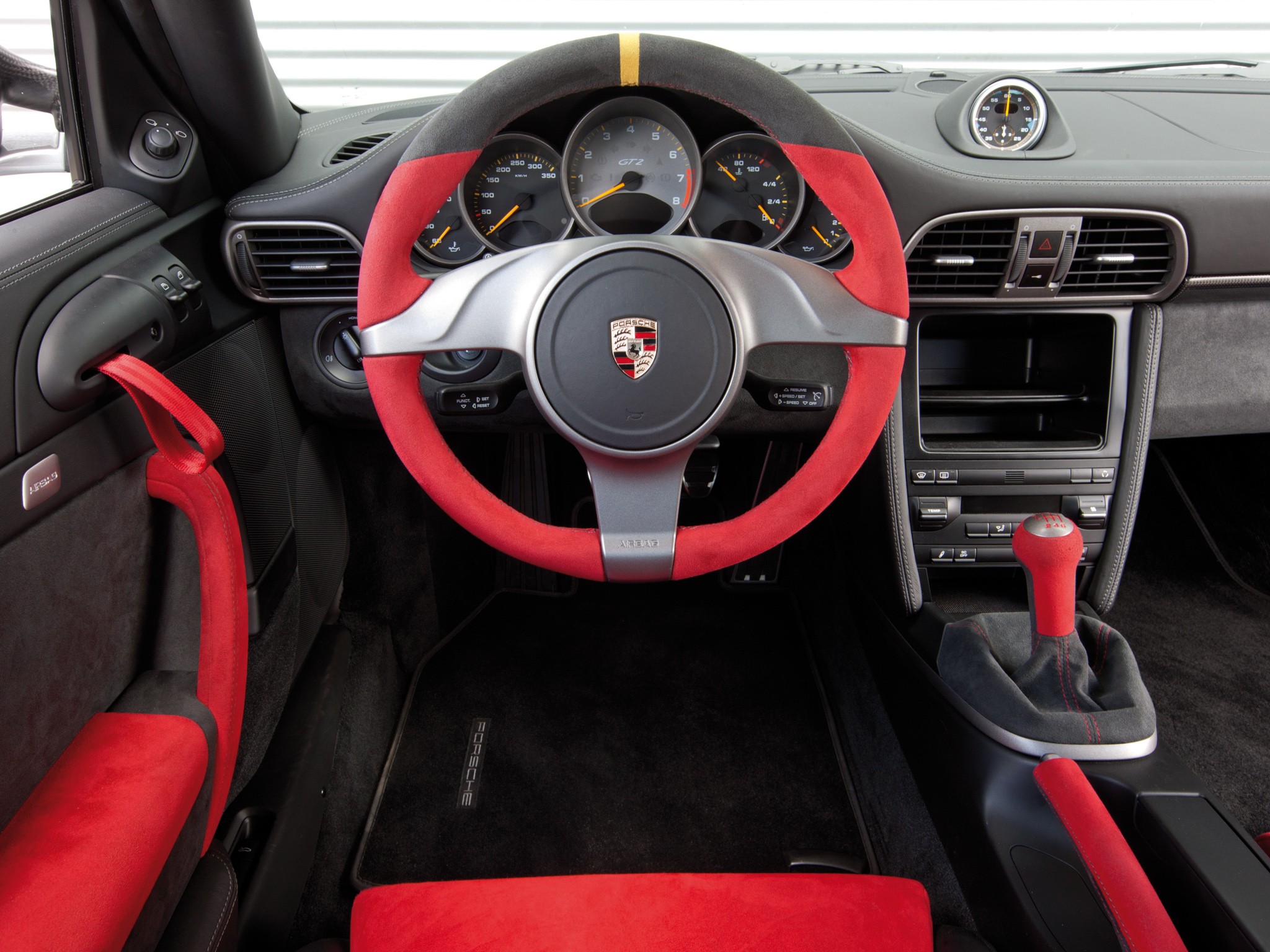 Foto van PORSCHE 911 GT2 RS