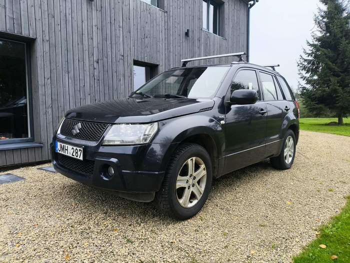 Suzuki Grand Vitara 2,0 L  2006 - voorkant
