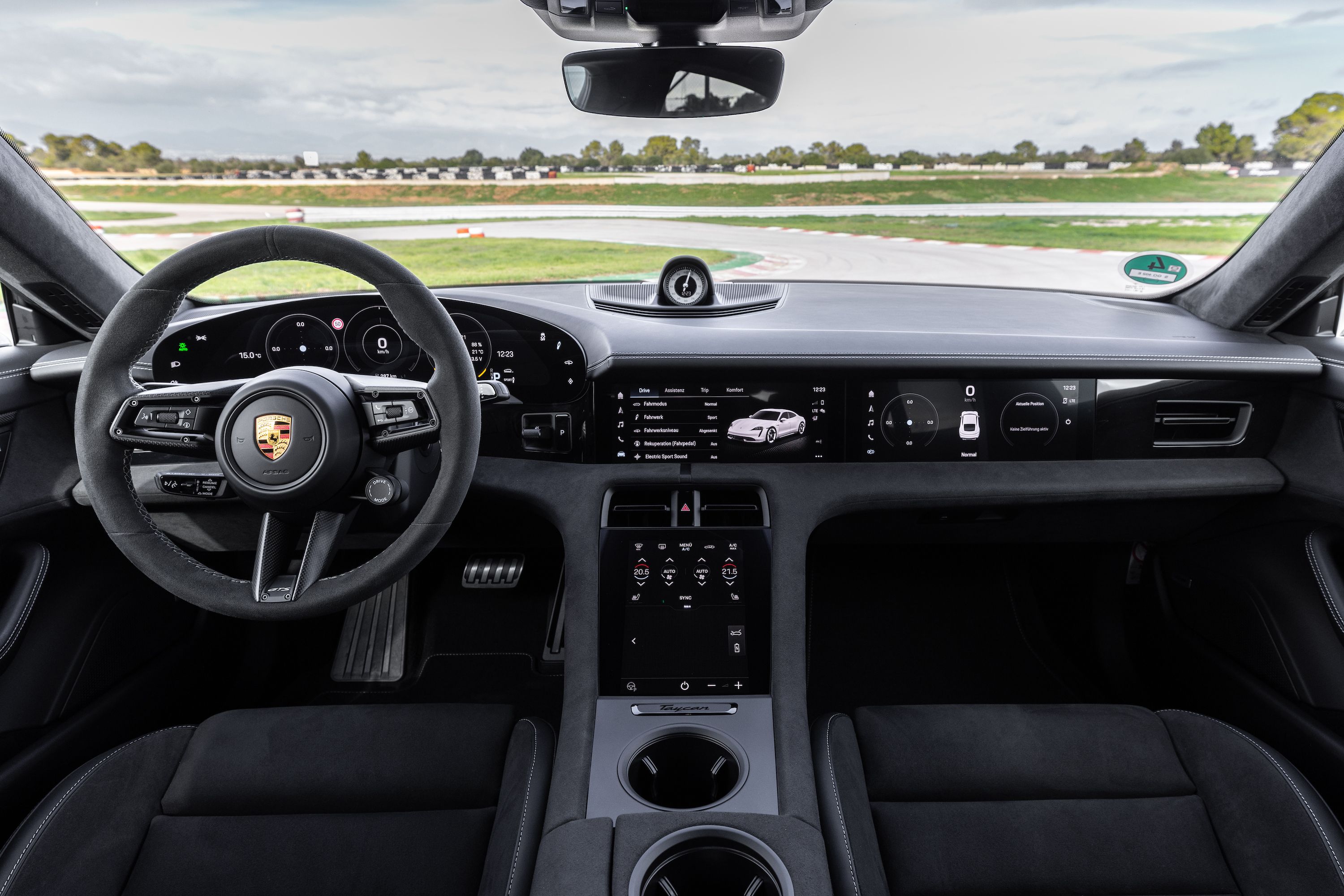 Foto van PORSCHE TAYCAN 4S