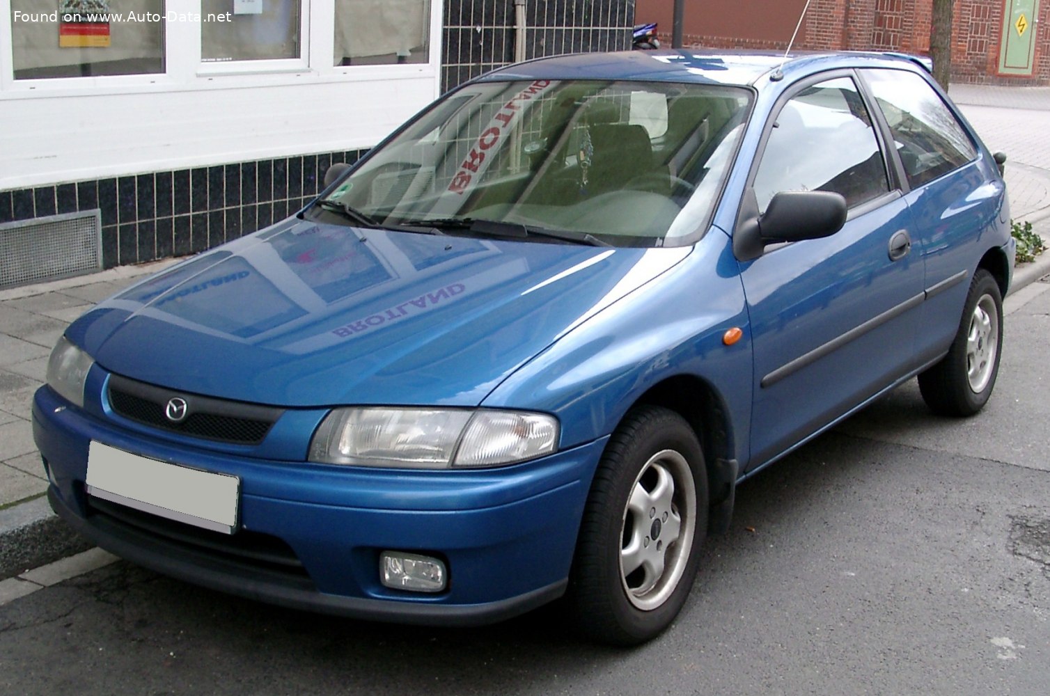 Foto van MAZDA 323