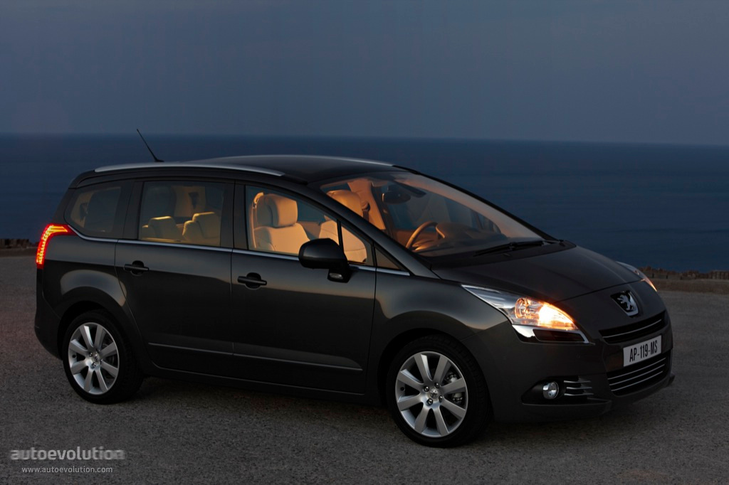 Peugeot 5008  2010 - voorkant
