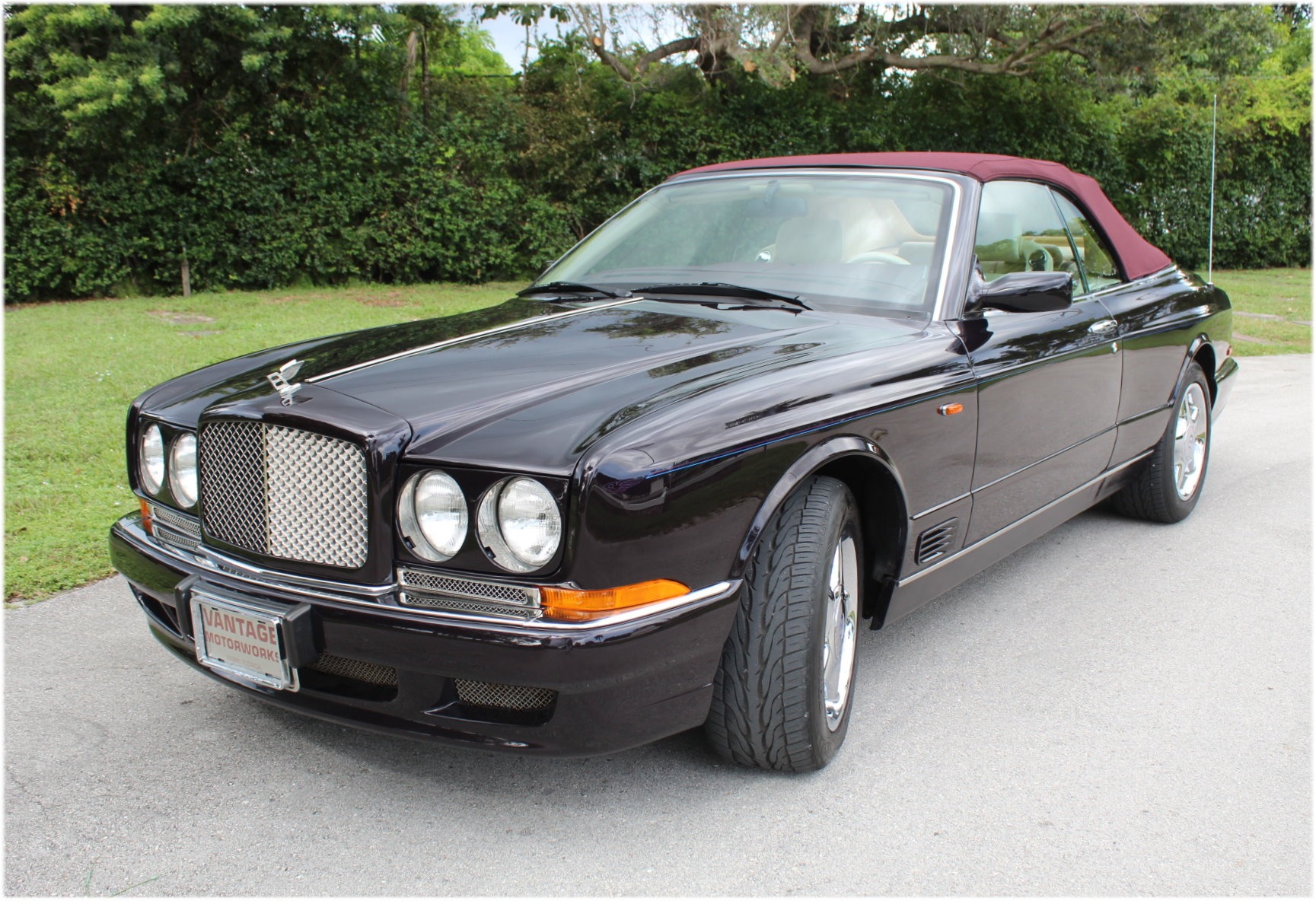 Foto van BENTLEY BENTLEY AZURE