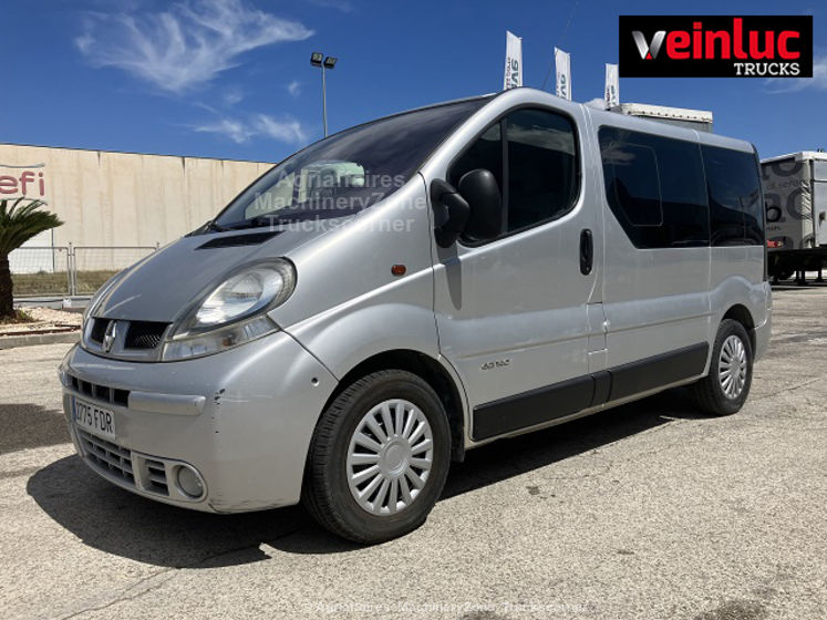 Renault Master 3.5t L2h2 2.5 Dci 115  2006 - voorkant
