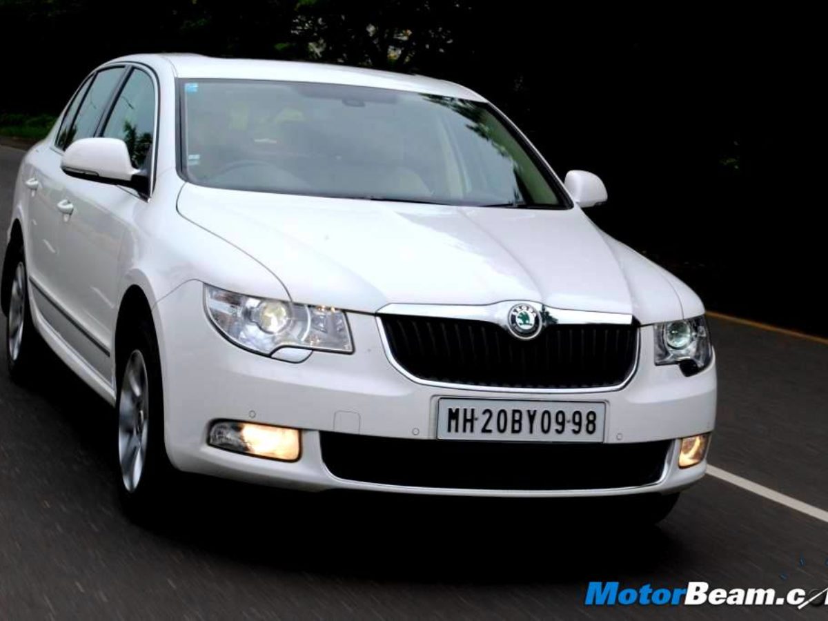 Skoda Superb  2010 - voorkant