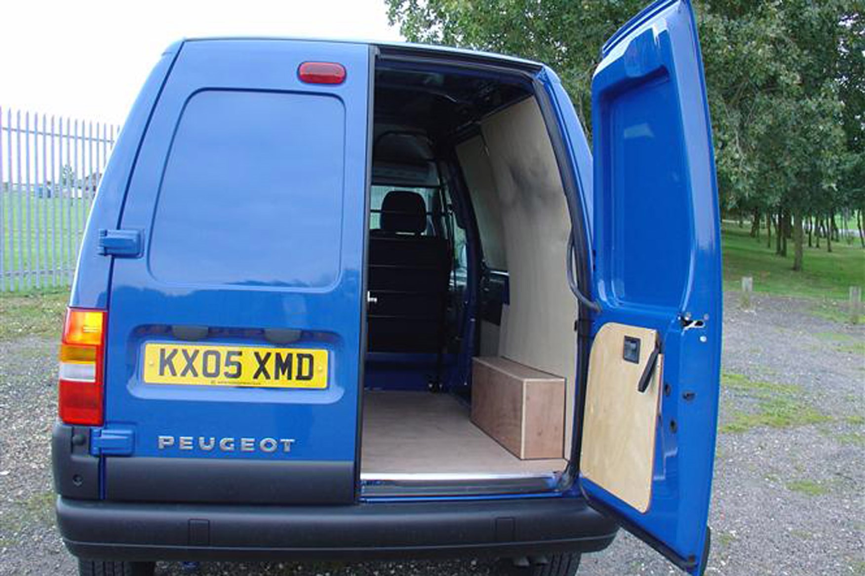 Peugeot Expert 220c 1.9d  2005 - voorkant