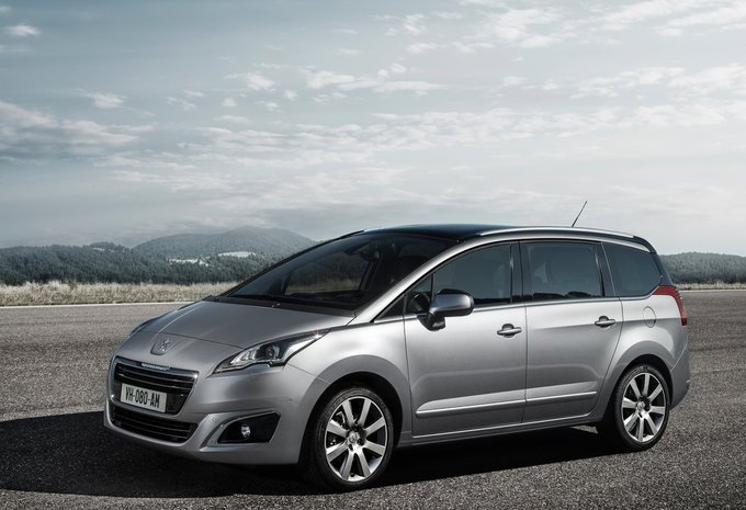 Peugeot 5008  2015 - voorkant