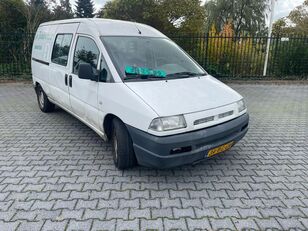 Peugeot Expert 230c 2.0hdi 80kw  2004 - voorkant
