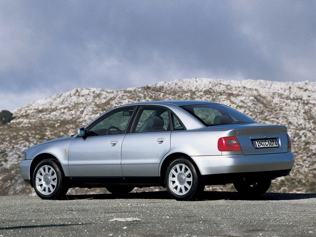 Foto van AUDI 8D  AUDI A4