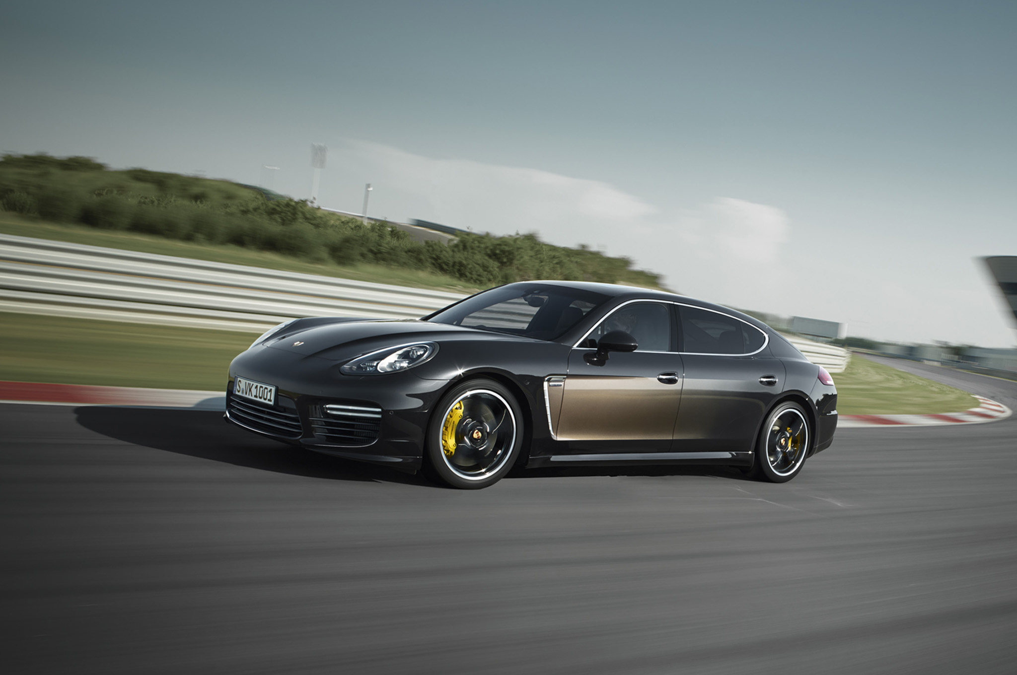 Foto van PORSCHE PANAMERA 4
