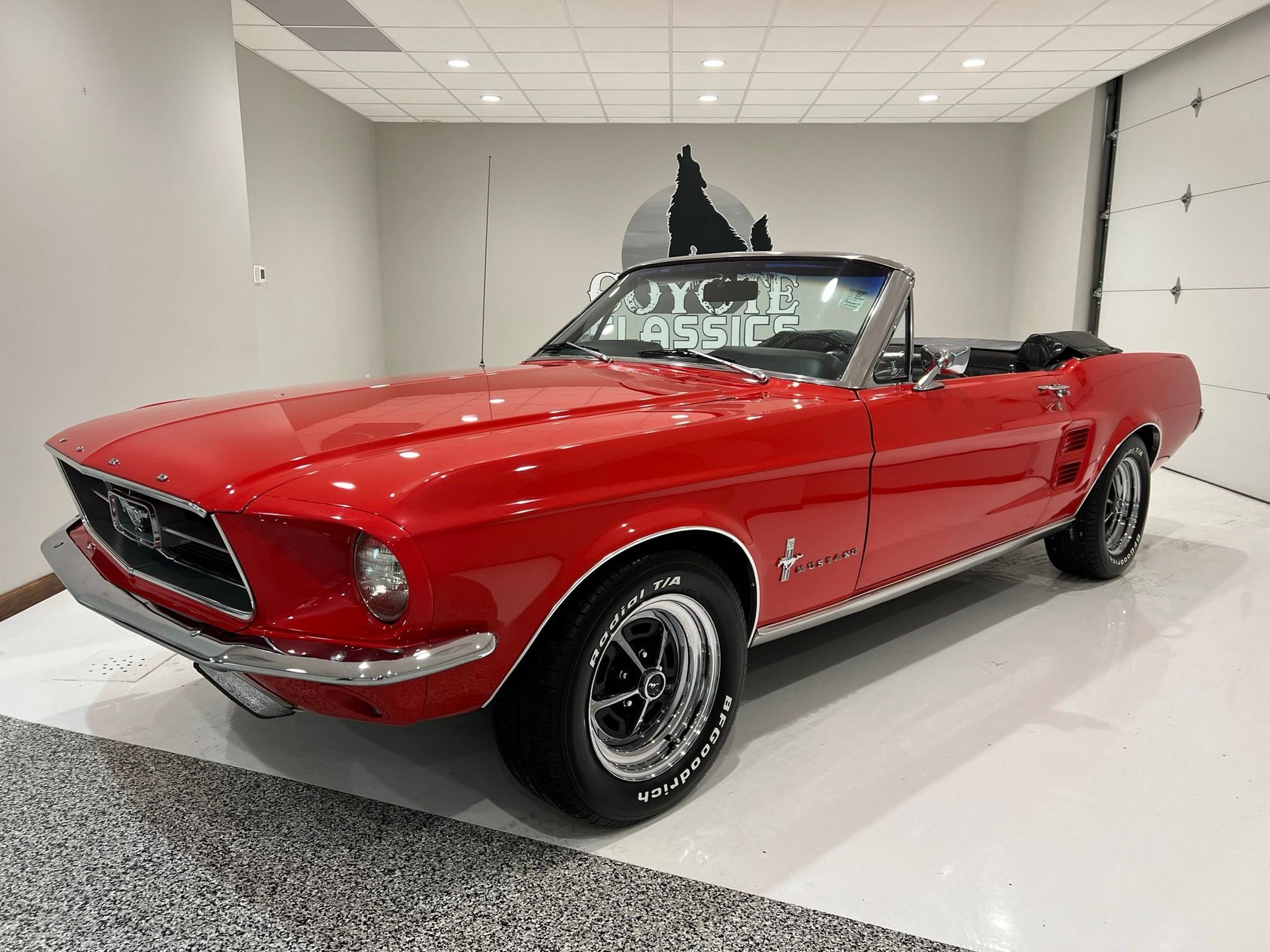 Foto van FORD MUSTANG CONVERTIBLE
