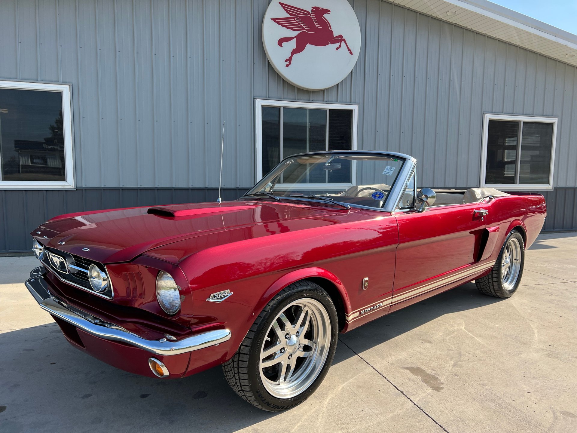 Foto van FORD MUSTANG CONVERTIBLE