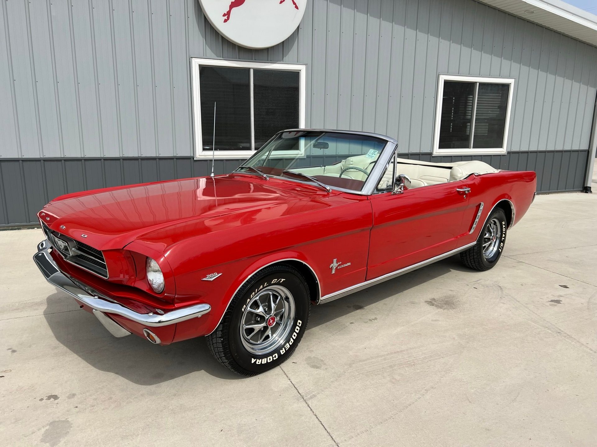 Foto van FORD MUSTANG CONVERTIBLE