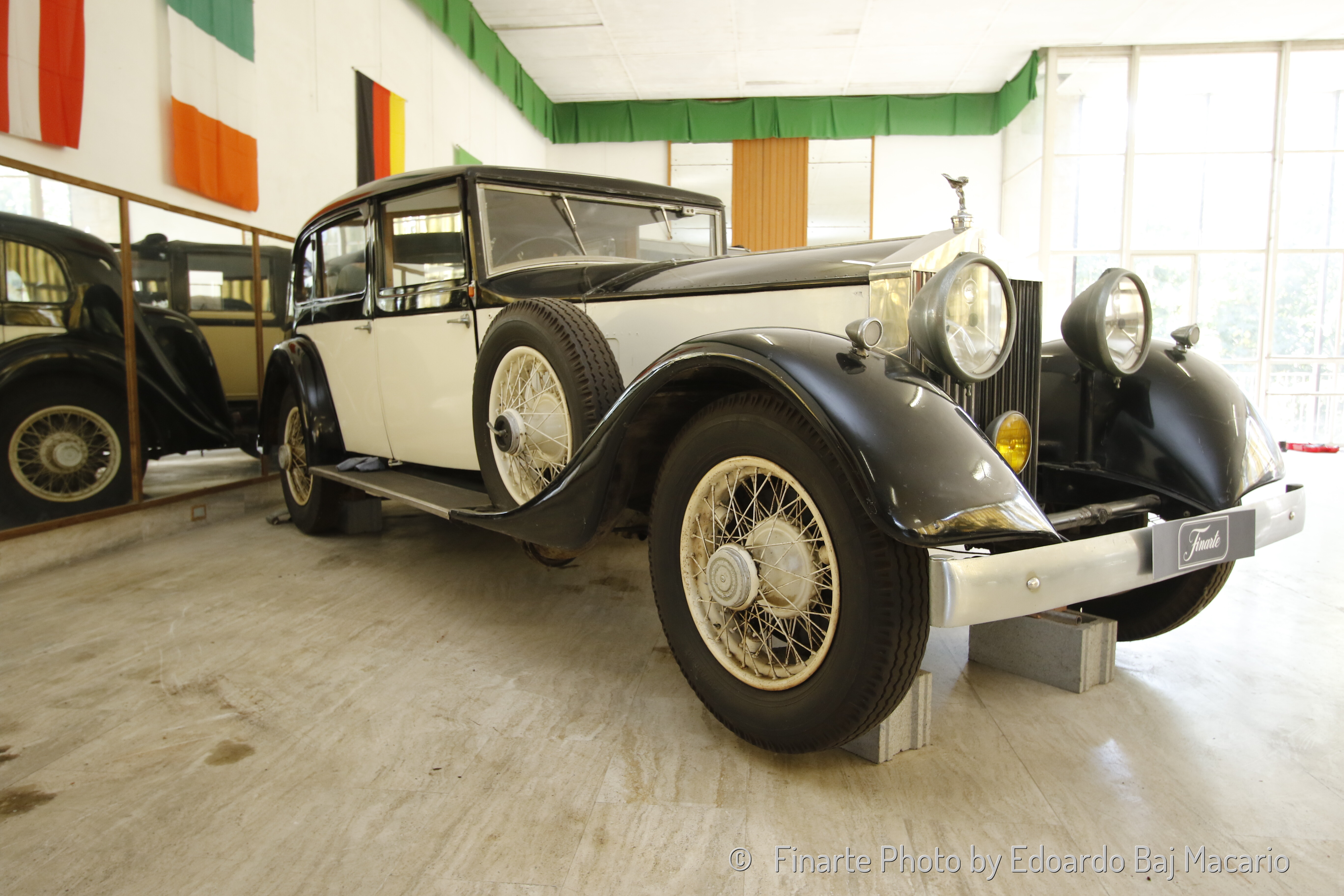 Foto van ROLLS ROYCE PHAHTOM 1 LIMOUSINE BY WINDOVERS