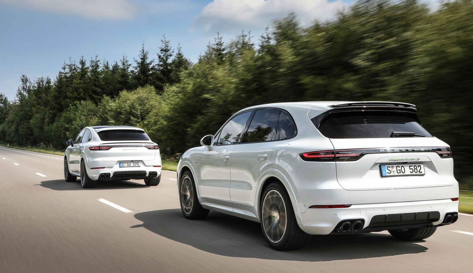 Foto van PORSCHE CAYENNE TURBO S E-HYBRID