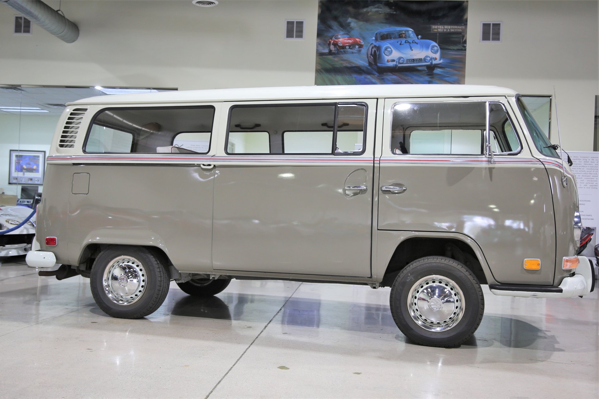 Foto van VOLKSWAGEN KOMBI