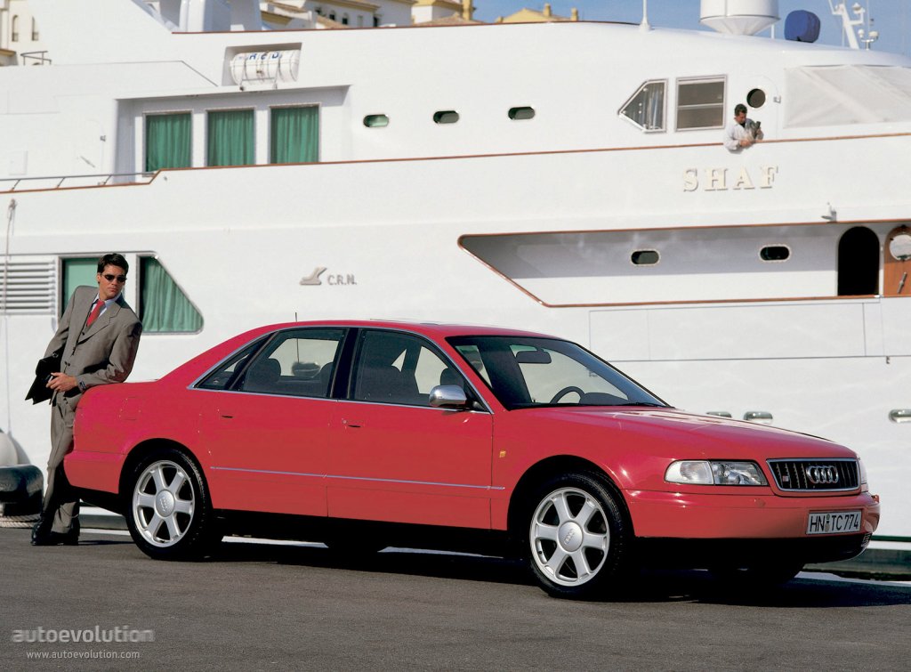 Foto van AUDI S8