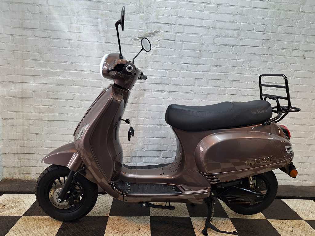 Foto van LA SOURIS SOURINI