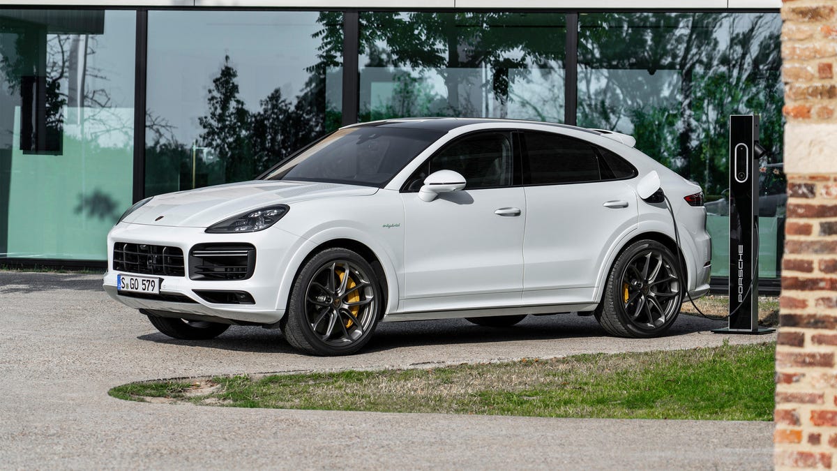 Foto van PORSCHE CAYENNE E-HYBRID