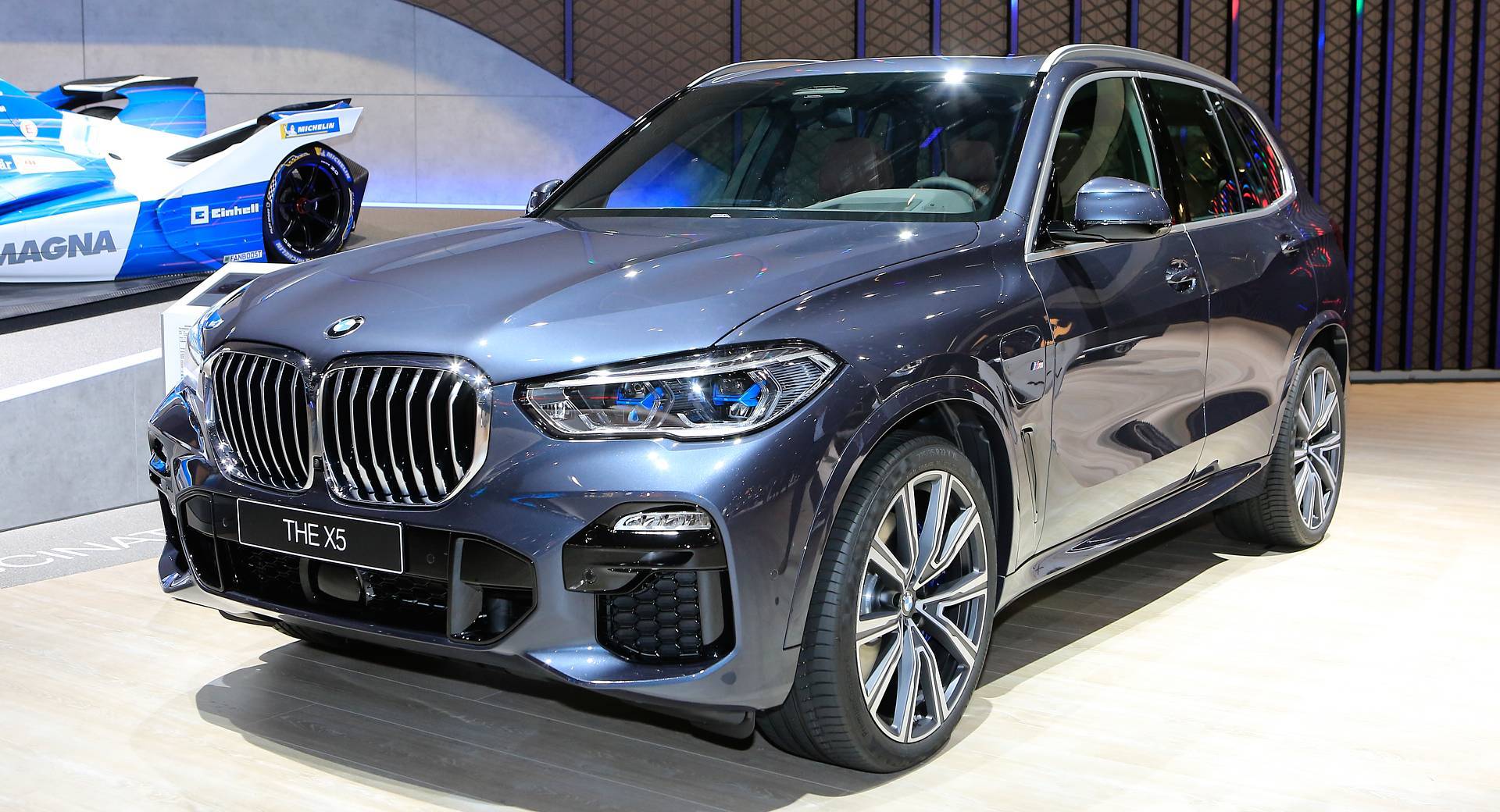 Foto van BMW X5 XDRIVE45E
