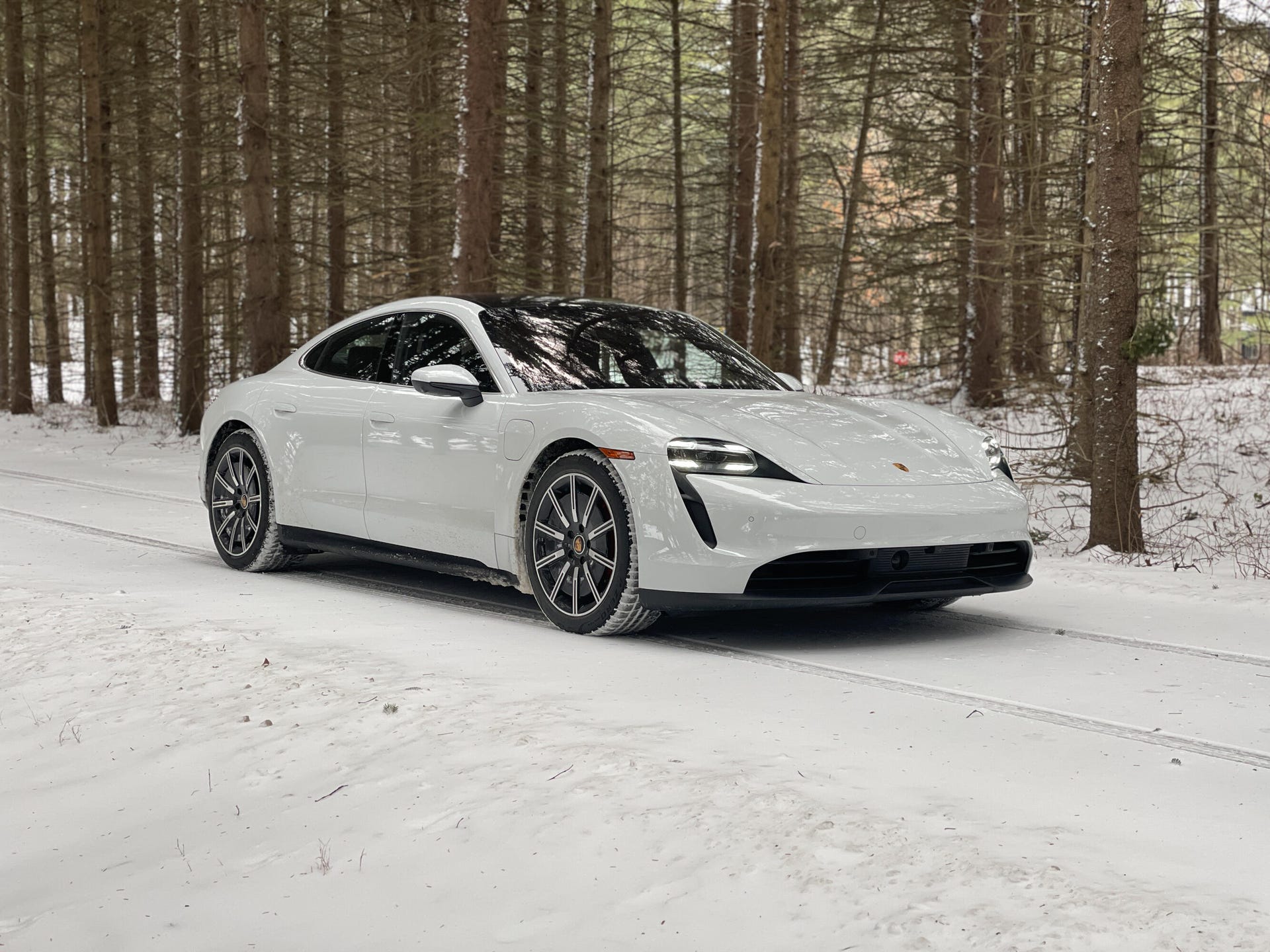 Foto van PORSCHE TAYCAN 4S