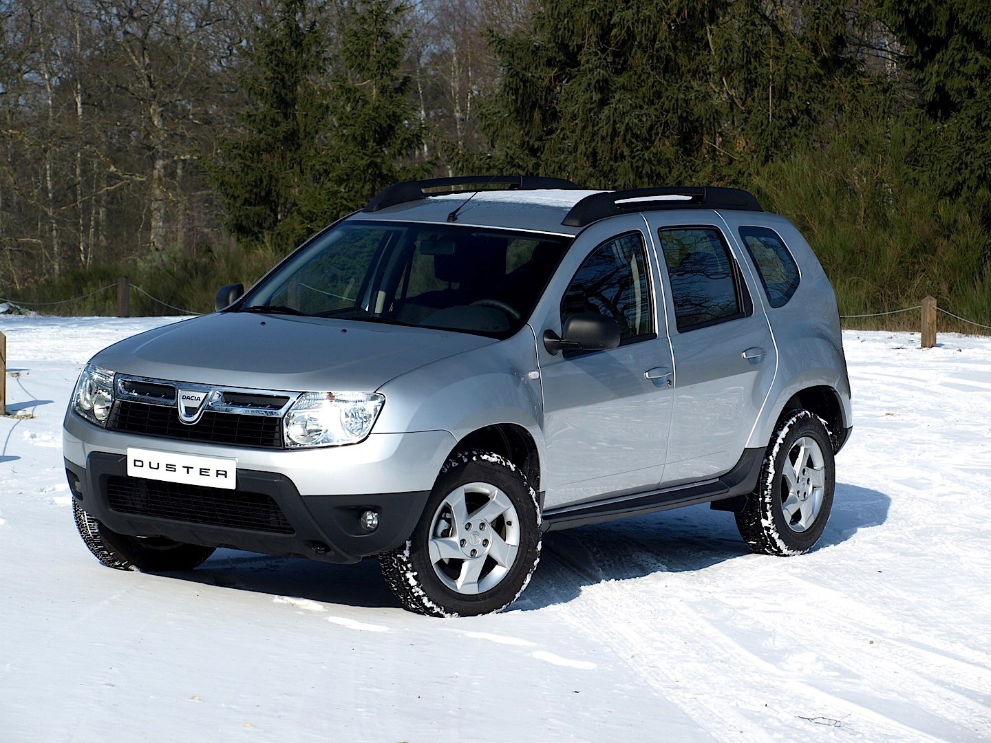 Dacia Duster  2010 - voorkant