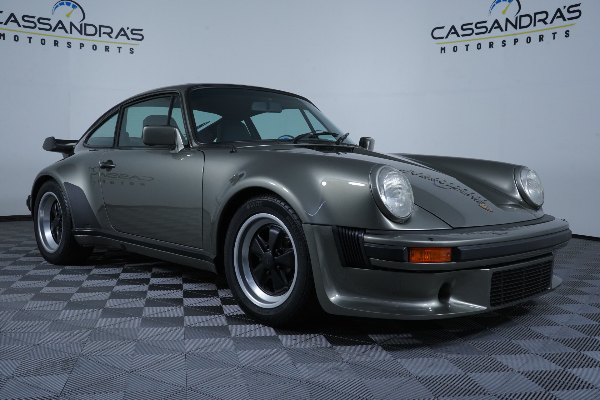 Foto van PORSCHE 911 TURBO