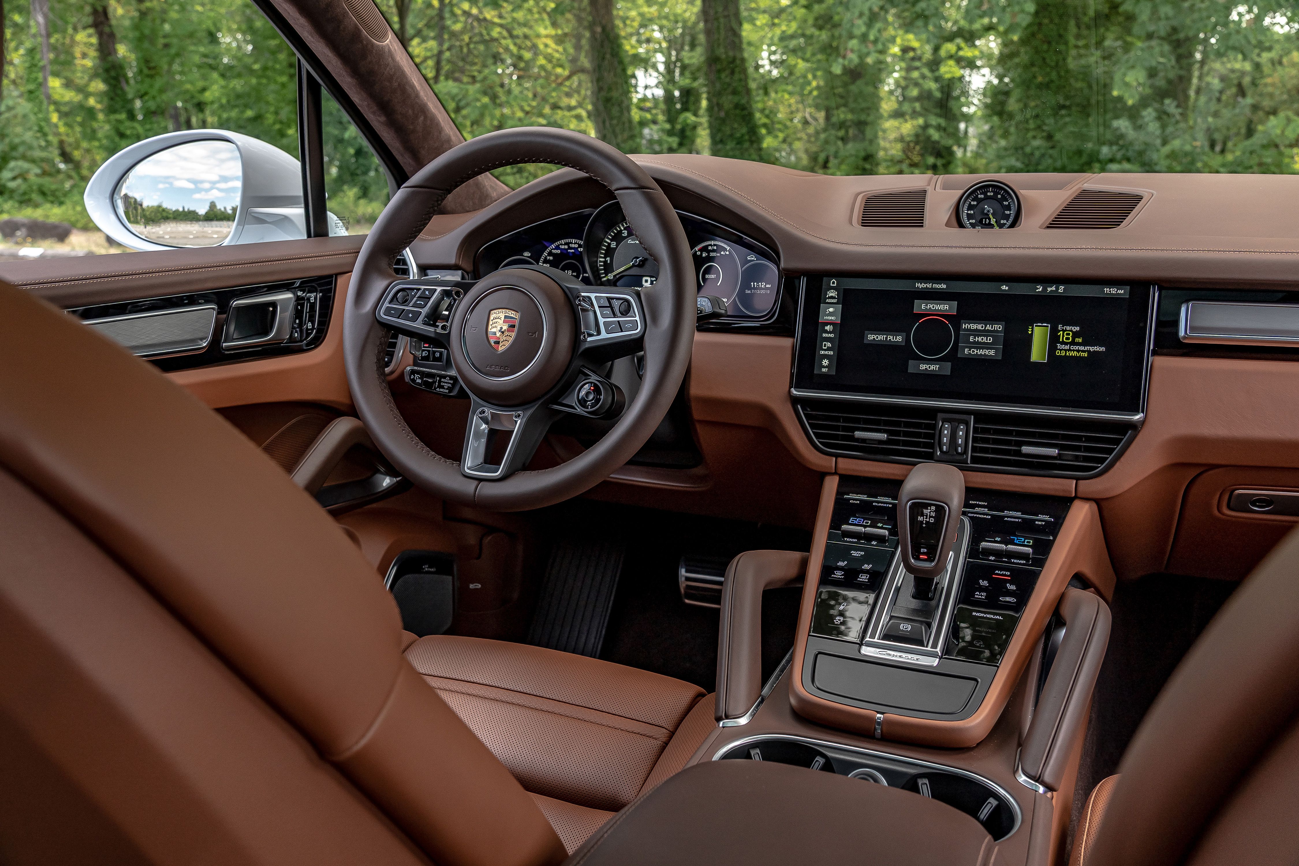Foto van PORSCHE CAYENNE TURBO S E-HYBRID