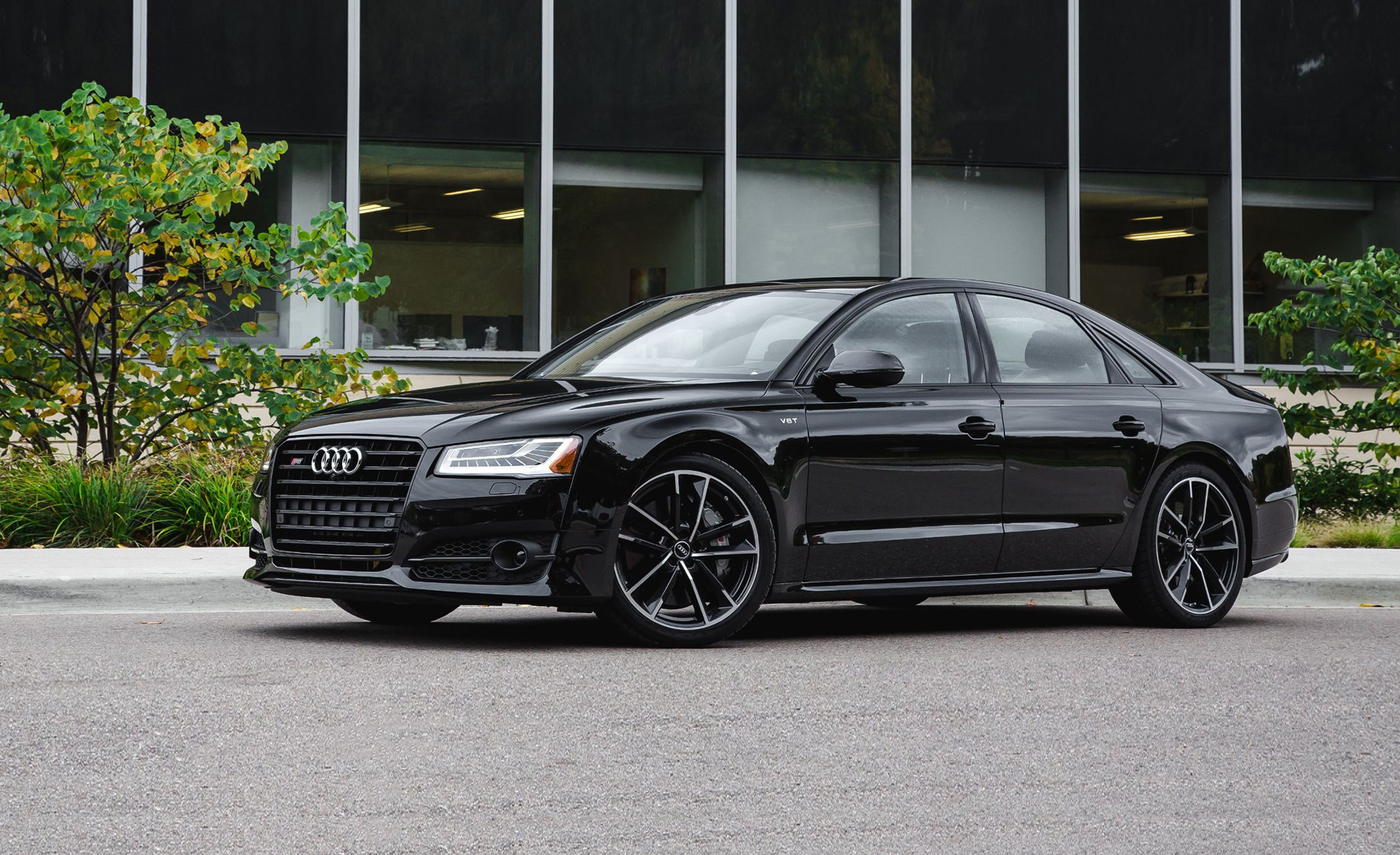 Foto van AUDI S8 PLUS