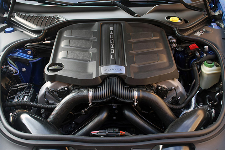 Foto van PORSCHE PANAMERA 4S