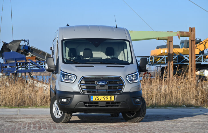 Ford Transit 260s FD Van 100 LR 4.23  2004 - voorkant