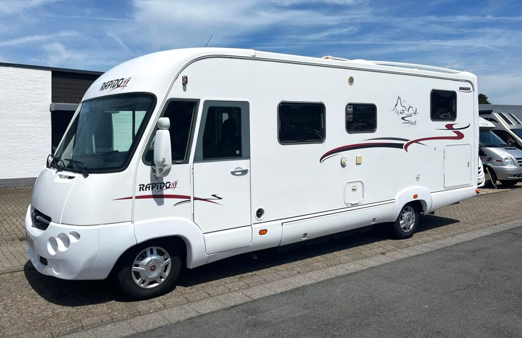 Foto van RAPIDO 9066DF