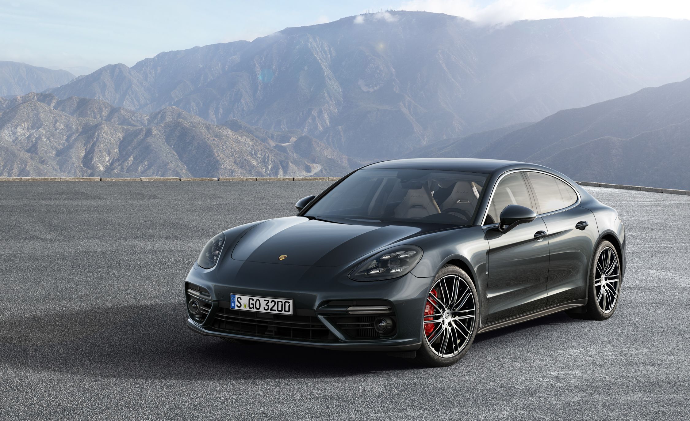 Foto van PORSCHE PANAMERA 4