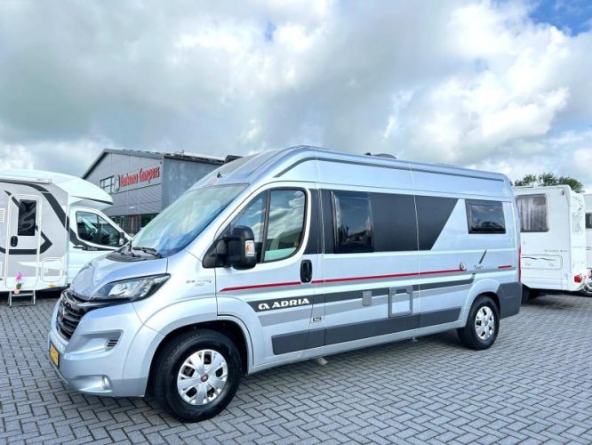 Foto van ADRIA TWIN 640 SLX