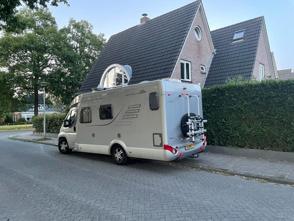 Foto van HYMER B 674 SL