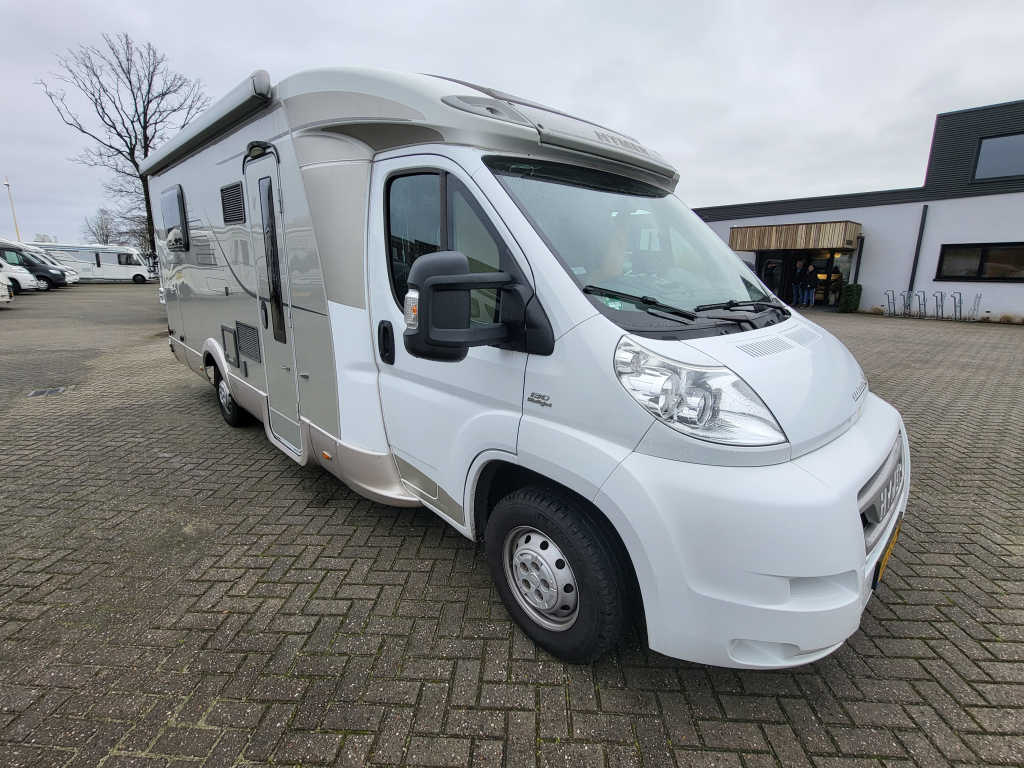 Foto van HYMER T 698 CL