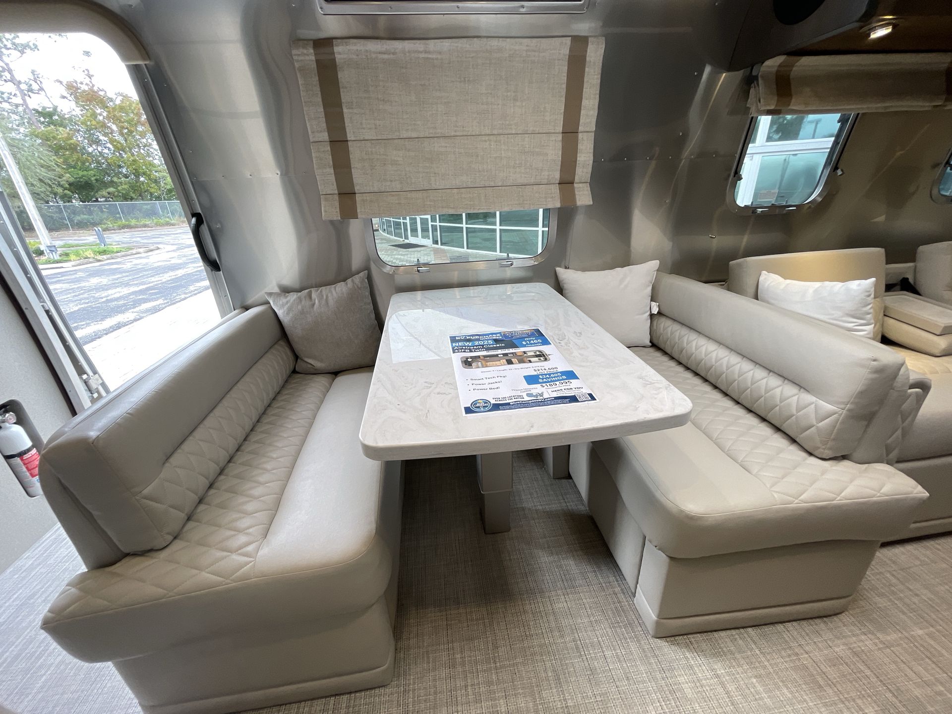 Foto van ELNAGH T-LOFT 530