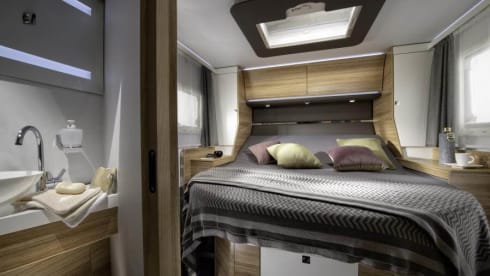 Foto van ADRIA SONIC I700SC