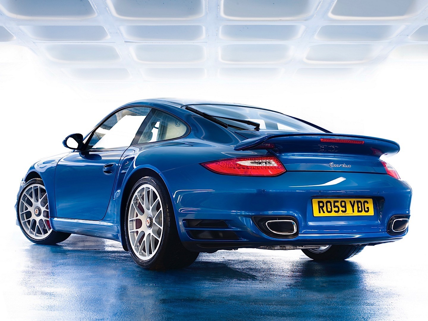 Foto van PORSCHE 911 TURBO