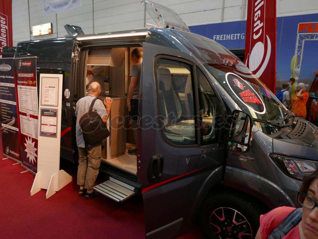 Foto van CHALLENGER VANY START V117 CS