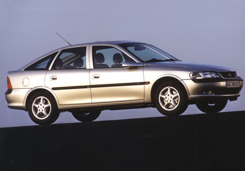 Foto van OPEL VECTRA-B-CC