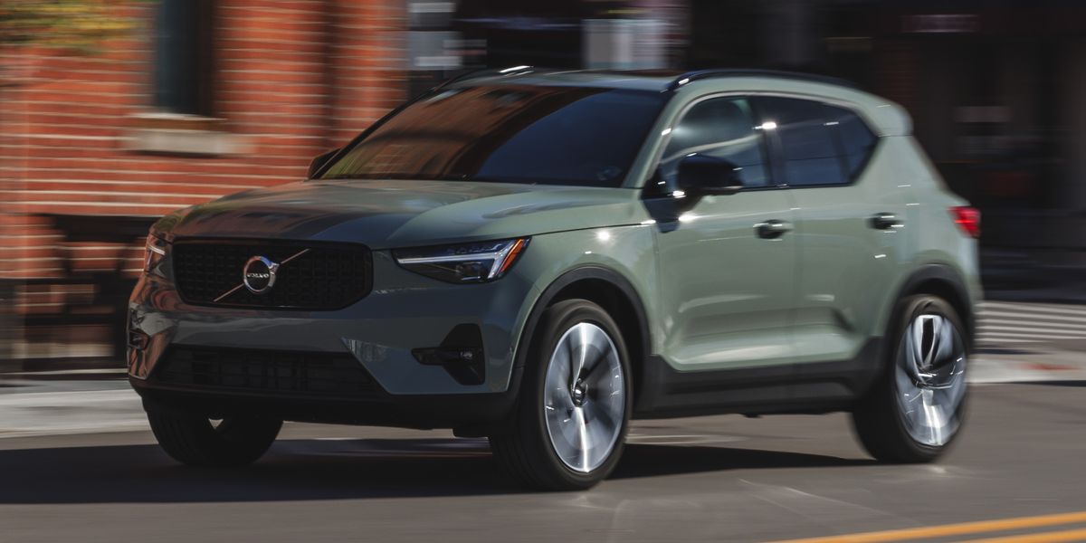 Volvo XC40  2024 - voorkant
