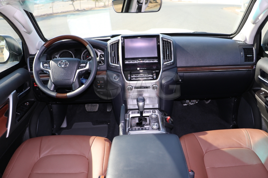 Foto van TOYOTA TOYOTA LAND CRUISER (200 SERIES)