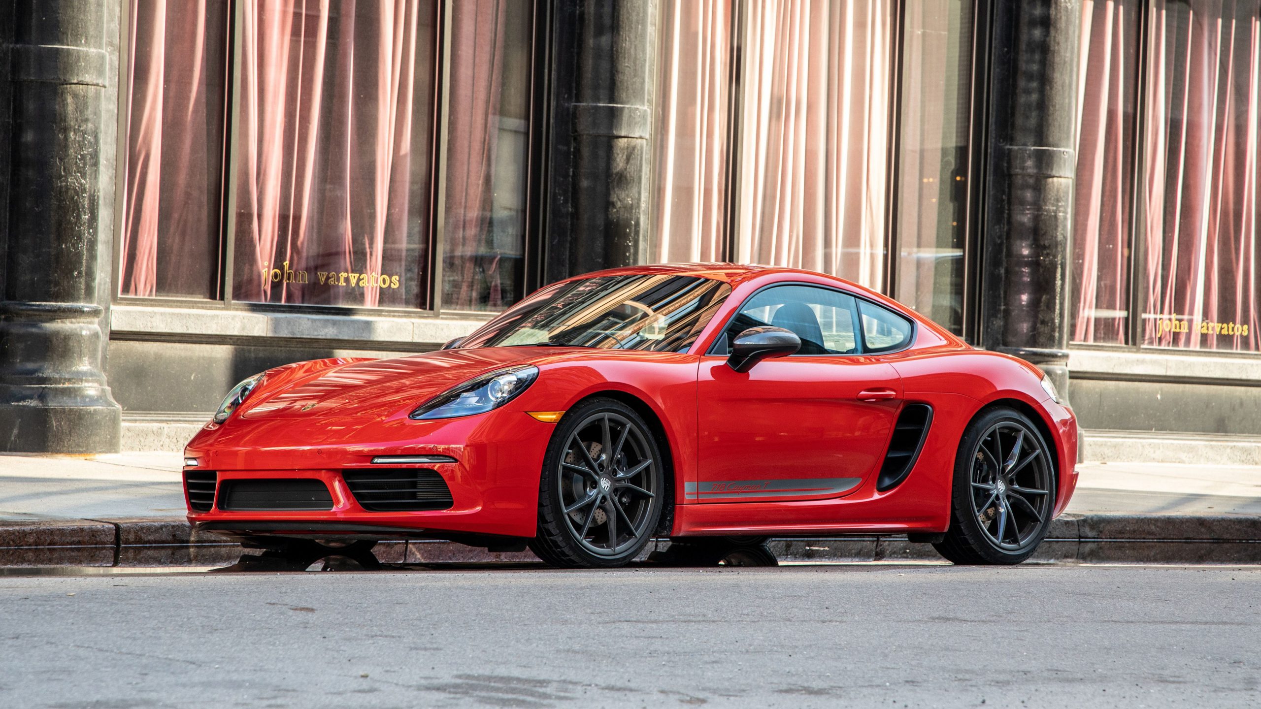 Foto van PORSCHE 718 CAYMAN T