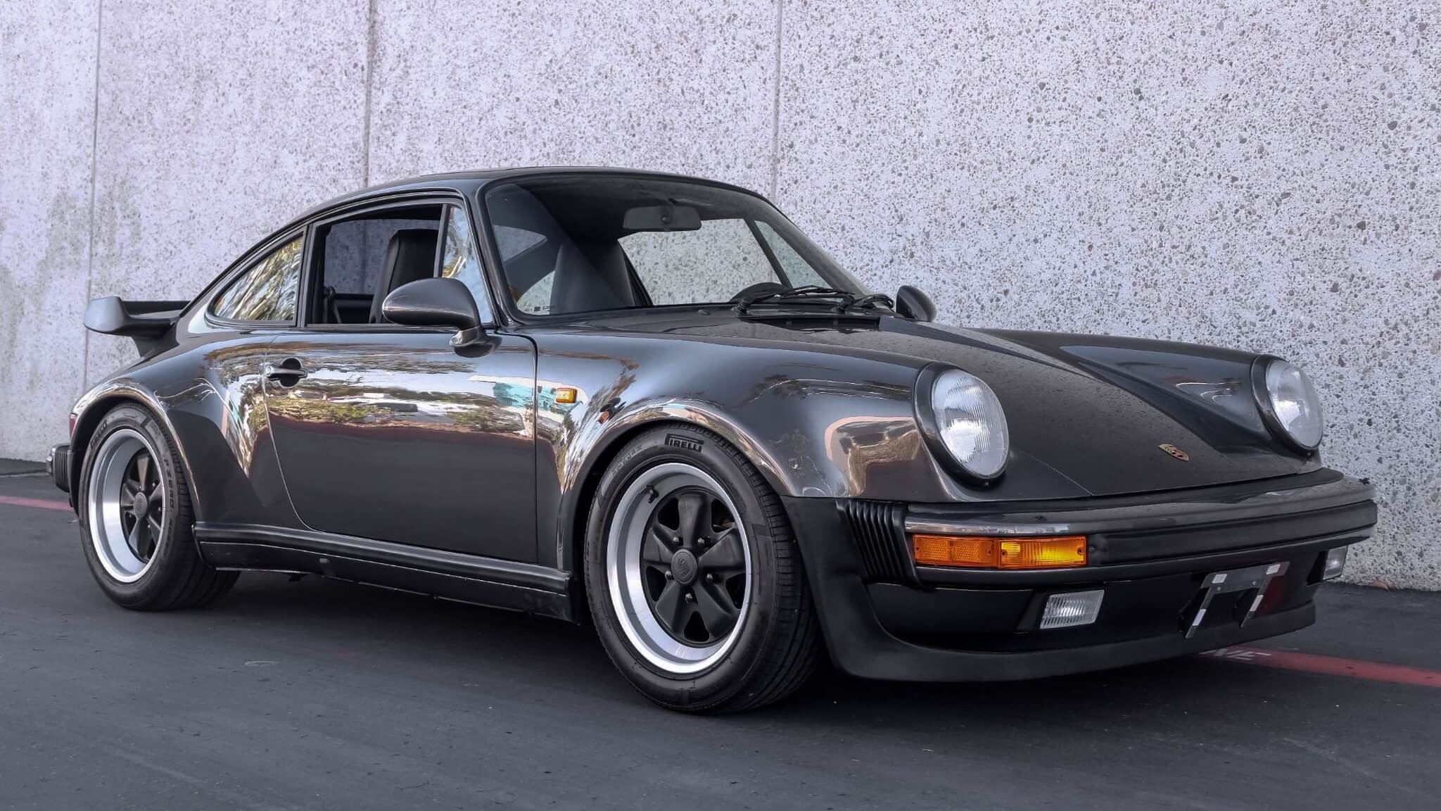 Foto van PORSCHE 911 TURBO