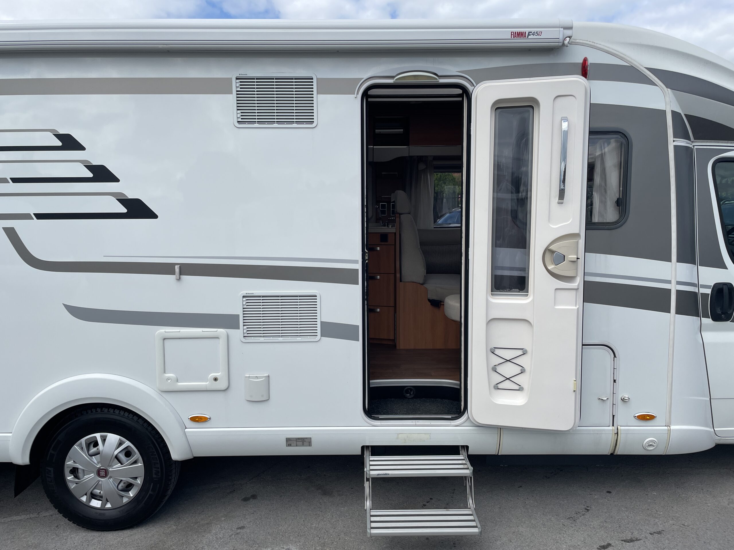 Foto van HYMER EXT 678